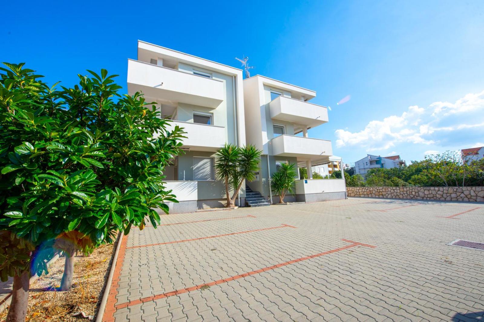 Apartments Yoko Новалья Экстерьер фото